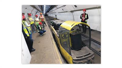 london-mail-rail-tunnel-walk-tour